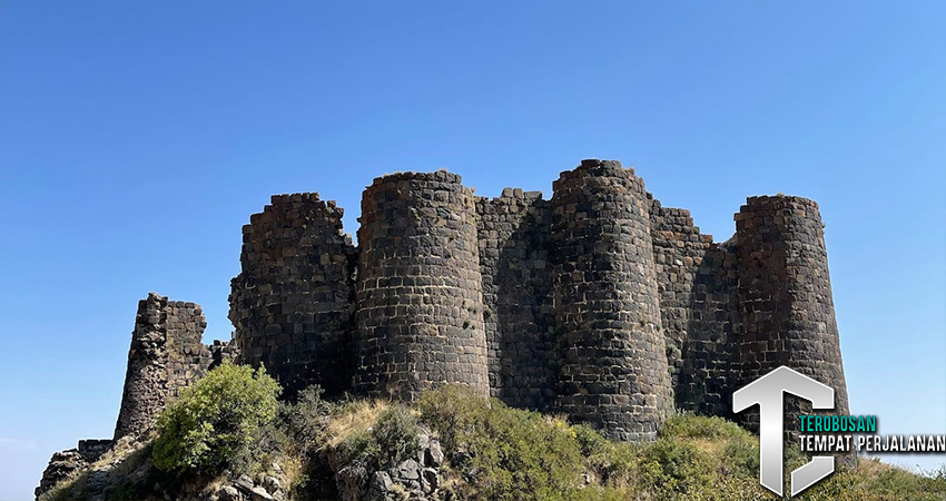 Armenia, Menyelami Sejarah di Kastil Kuno