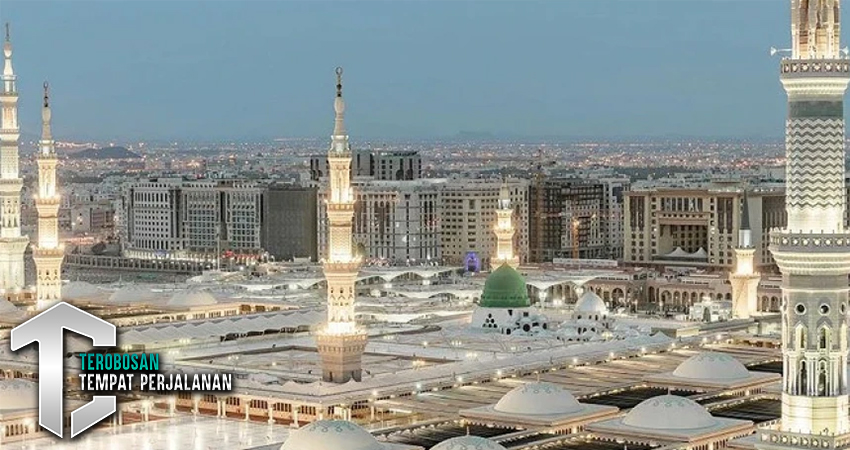 Mekkah dan Madinah: Jantung Spiritual Arab Saudi